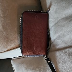 Danier leather wristlet Maroon in colour